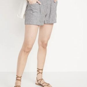Old Navy High Rise Shorts XL With 3.5" Inseam With Pockets NWT